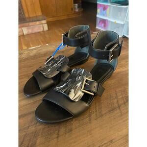 Alexander McQueen Buckle Vamp Leather Flat Ankle Strap Sandals S37